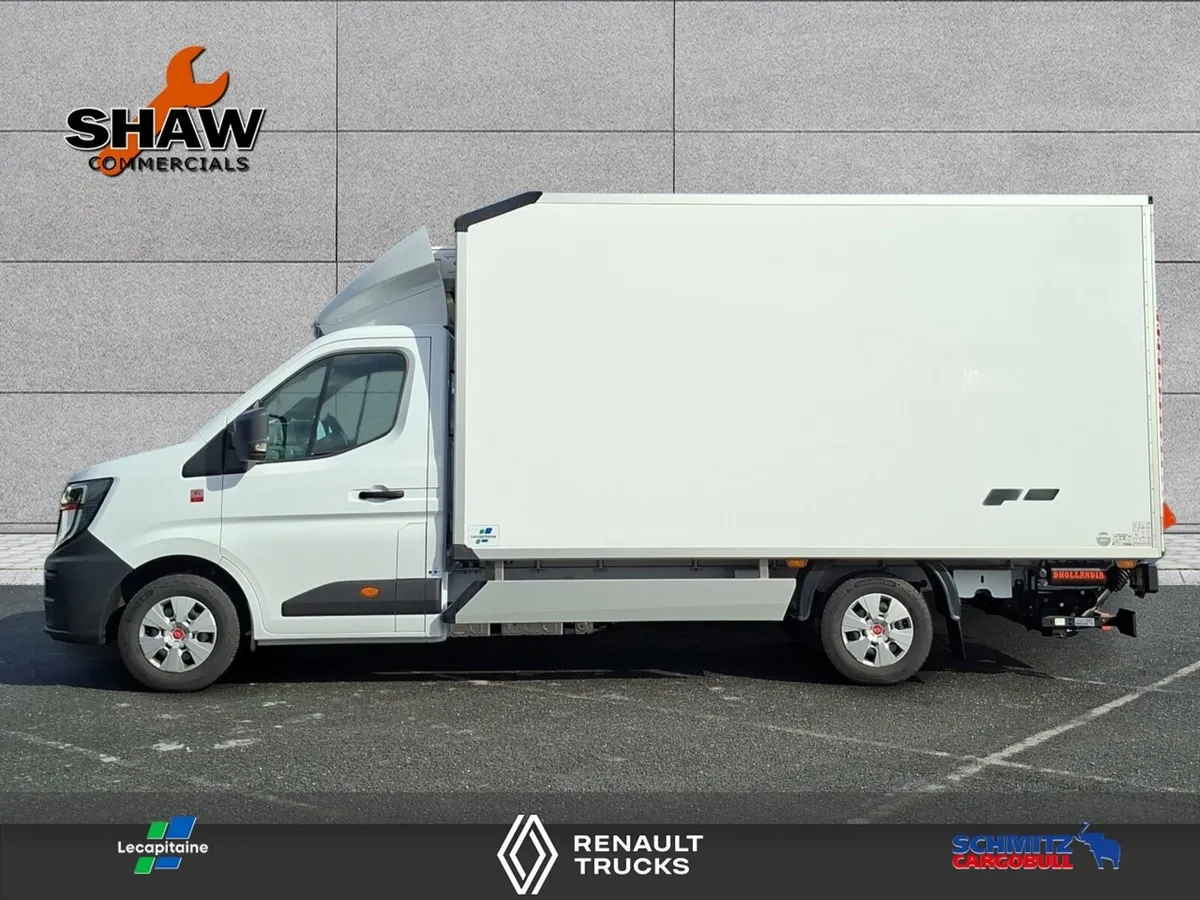 2025 Renault Master Lecapitaine - Image 2