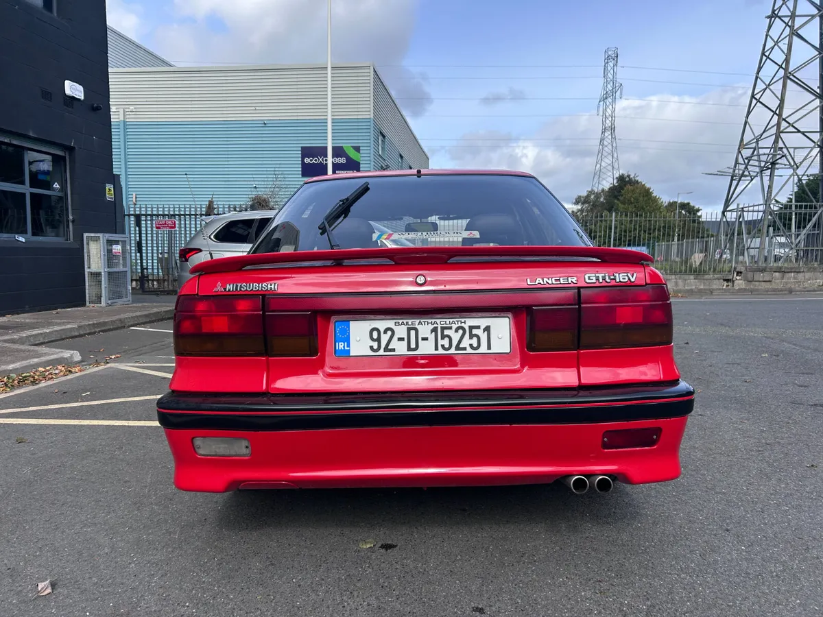 Mitsubishi Lancer 1992 - Image 2