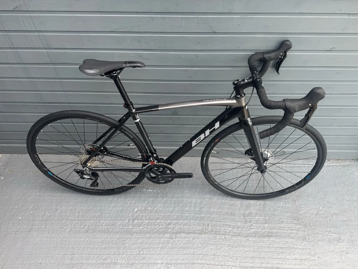 BH Quartz Shimano 105 Road bike - Image 3