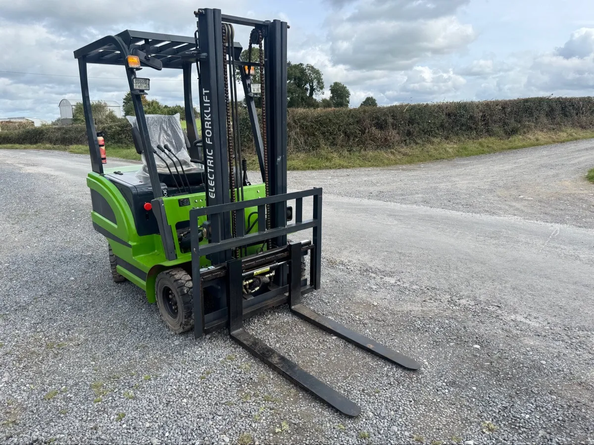 Heli forklift 2 ton electric new and unused - Image 1