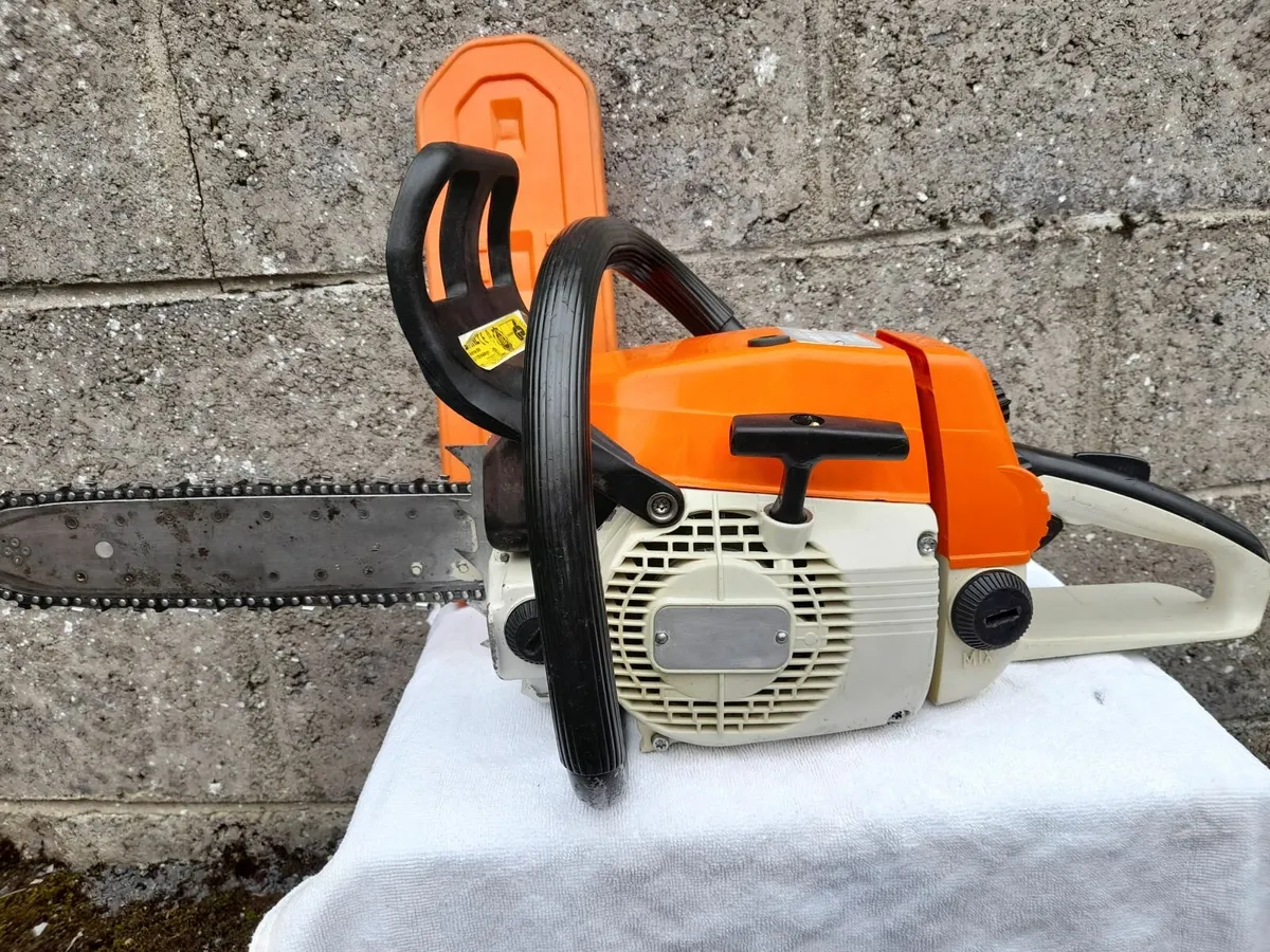 selling chainsaw - Image 1