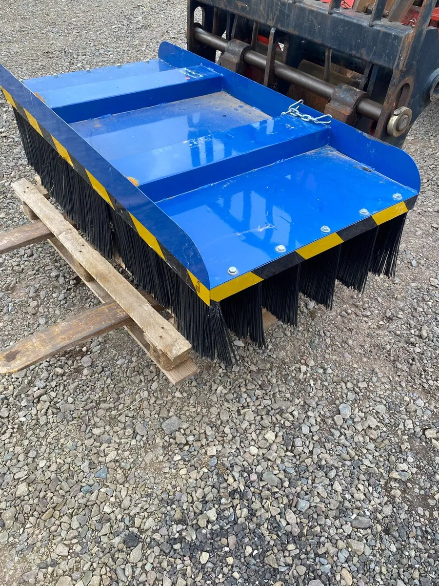 Forklift Brush - Image 2