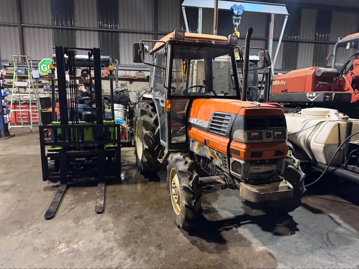 Kubota GL470 tractor 4WD €15,950 - Image 3