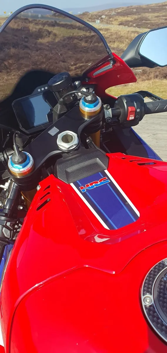 2020 Honda CBR1000RR-R SP - Image 2
