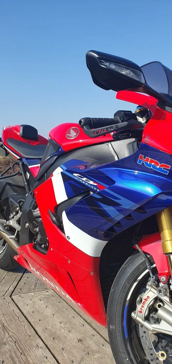 2020 Honda CBR1000RR-R SP - Image 4