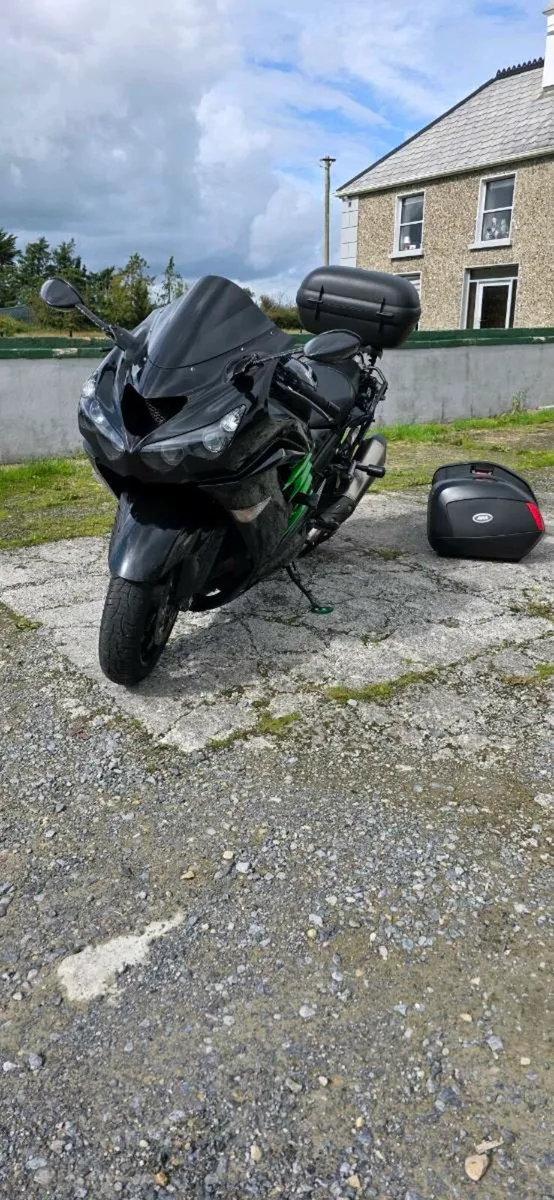 Kawasaki ZZR1400 2013 - Image 1