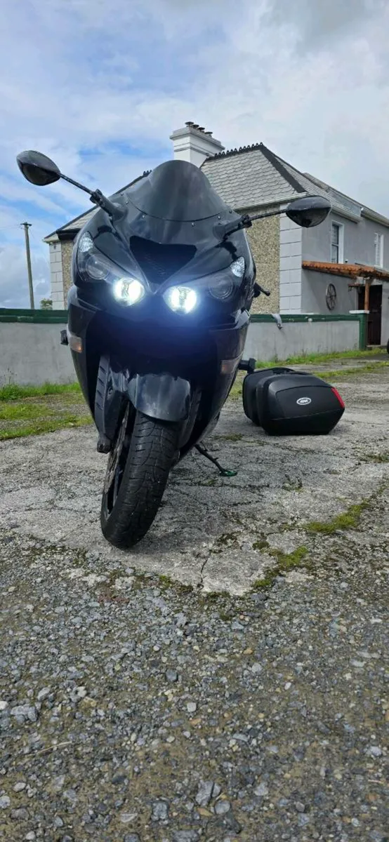 Kawasaki ZZR1400 2013 - Image 2