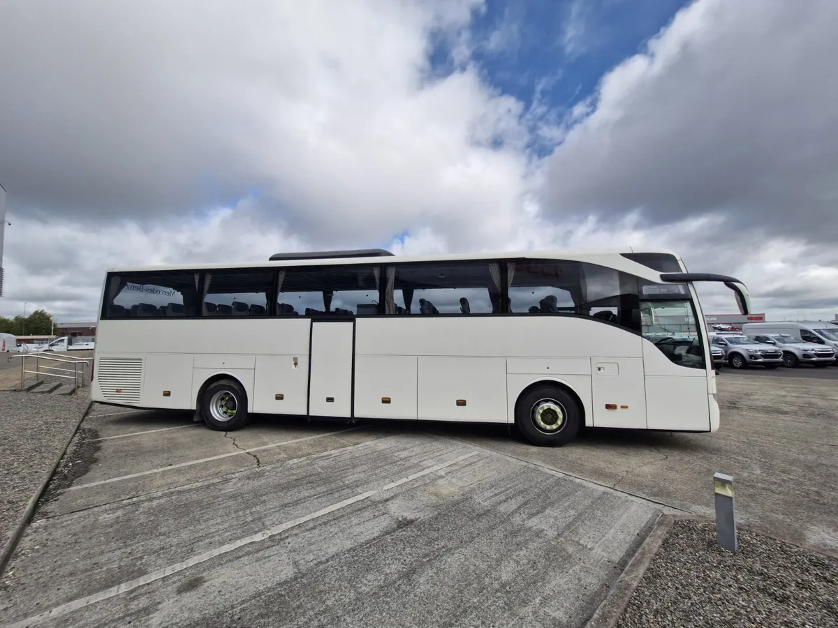 2009 Mercedes-Benz Tourismo - Image 3