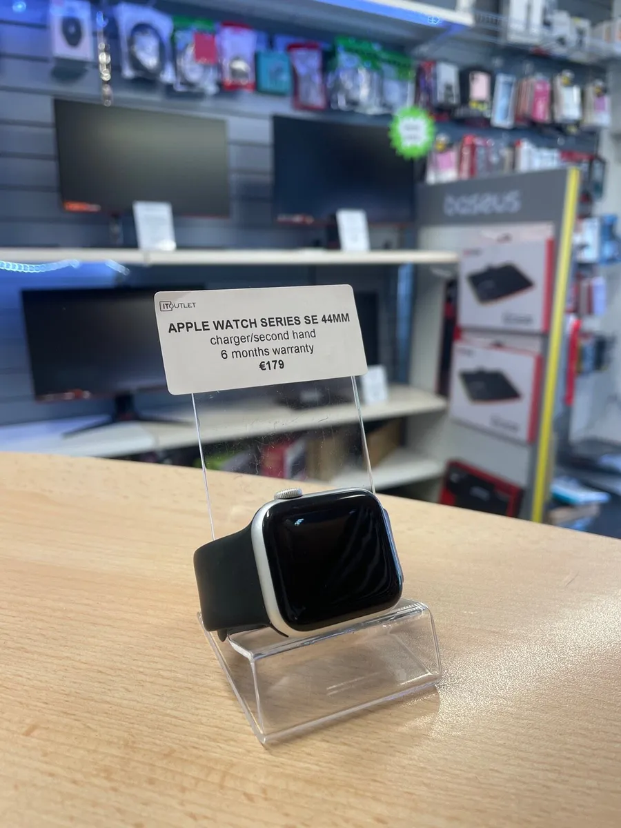 Apple Watch Series SE 44mm - Image 2