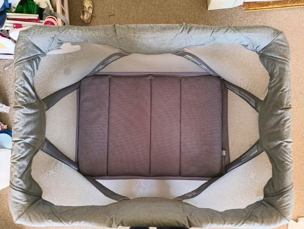 Nuna sena aire travel cot - Image 2