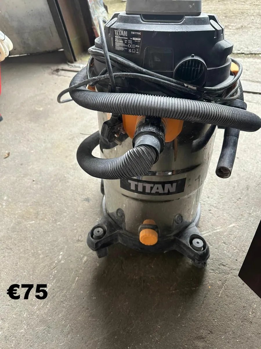 Wet dry vacuum - Image 1