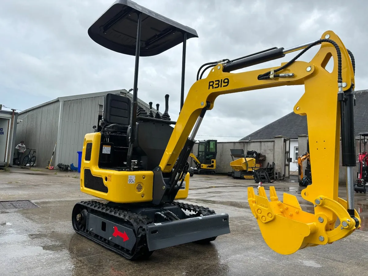 Rippa R319... Diesel 1 Ton Excavator... - Image 1