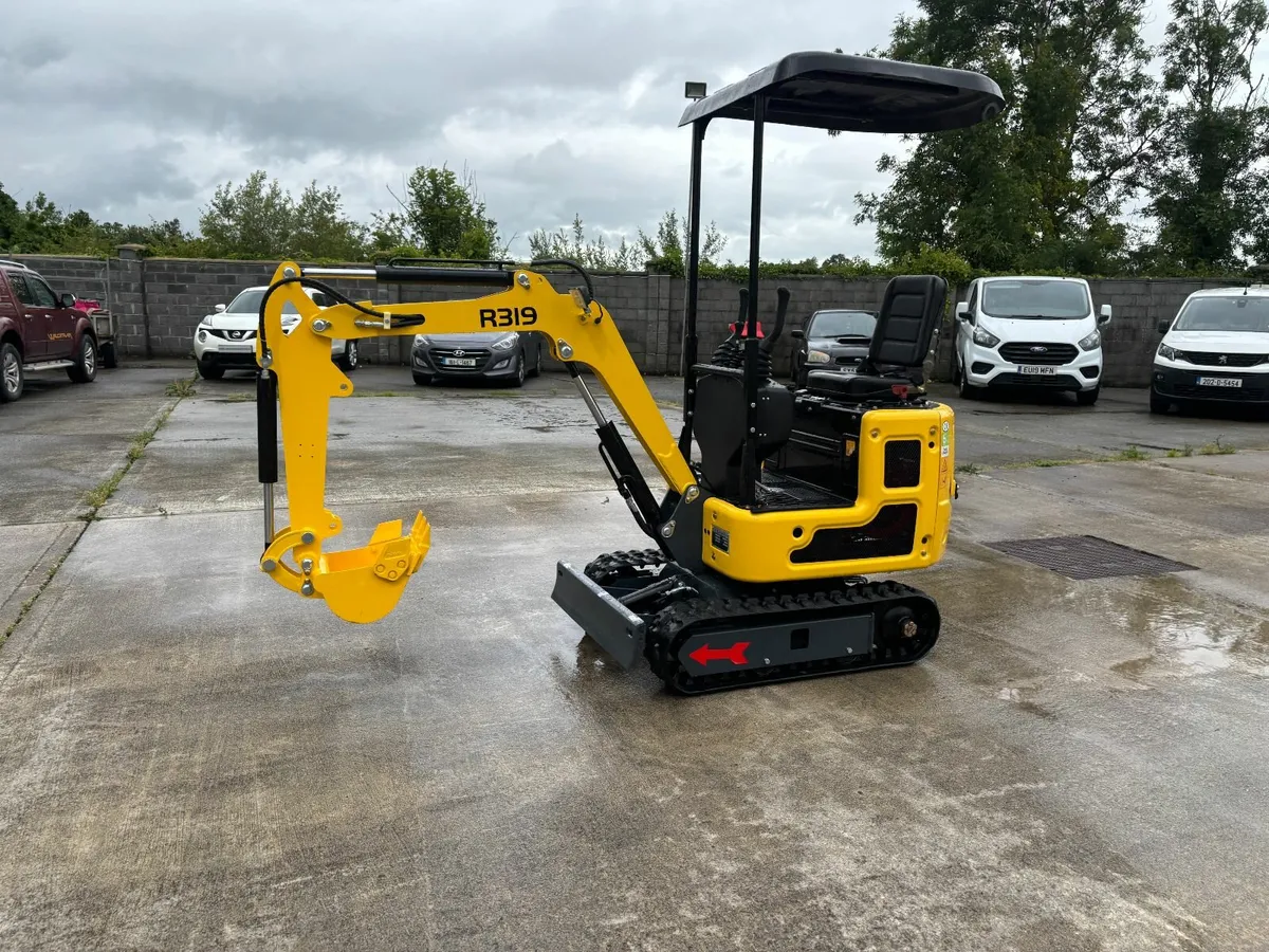 Rippa R319... Diesel 1 Ton Excavator... - Image 2