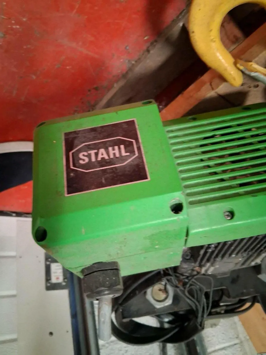 Stahl german Pulley blocks runs on 3 phase €750 - Image 1