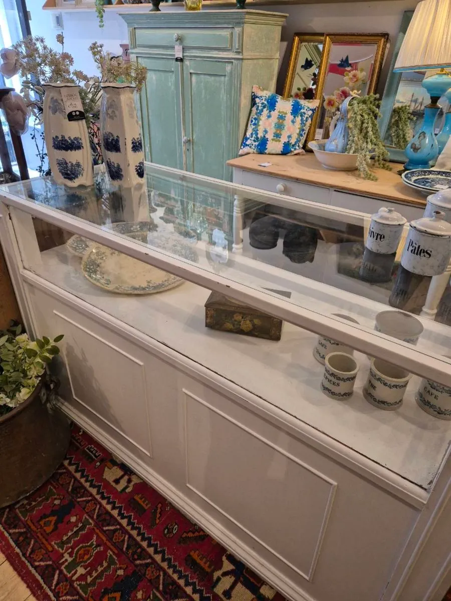 Shop counter - Image 1