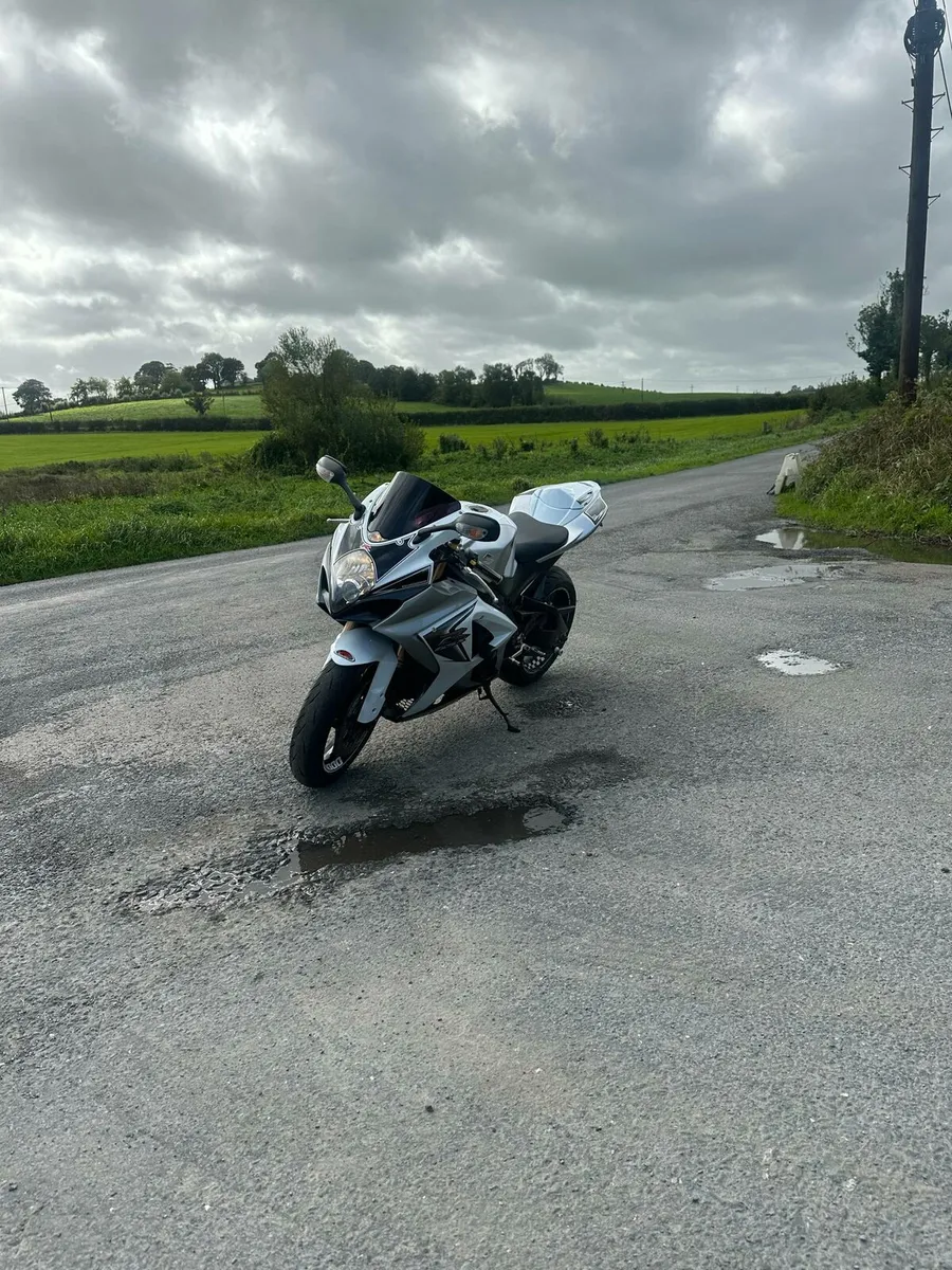 09 Gsxr 1000 - Image 3