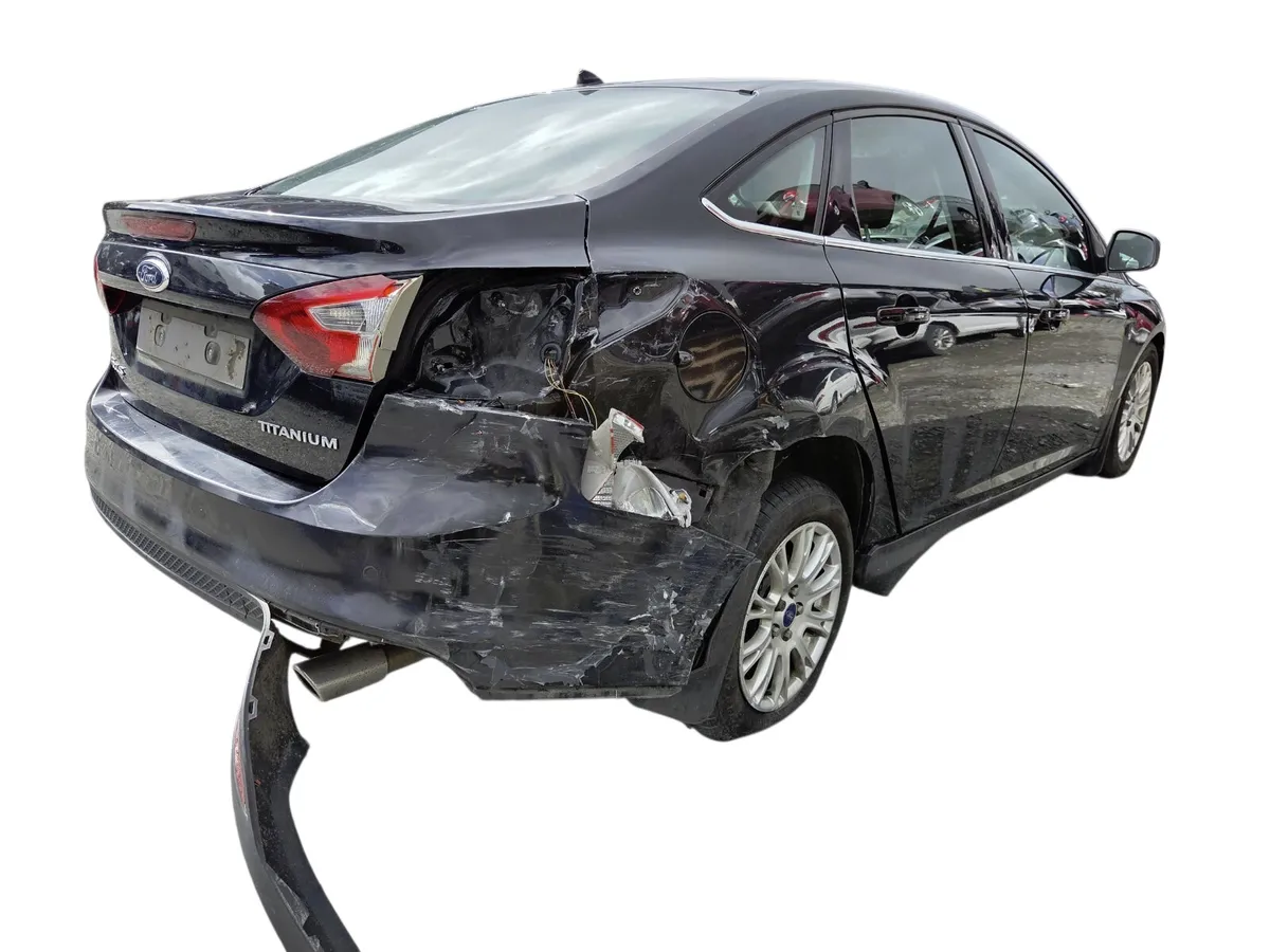2013 FORD FOCUS For Breaking/Dismantling - Image 3