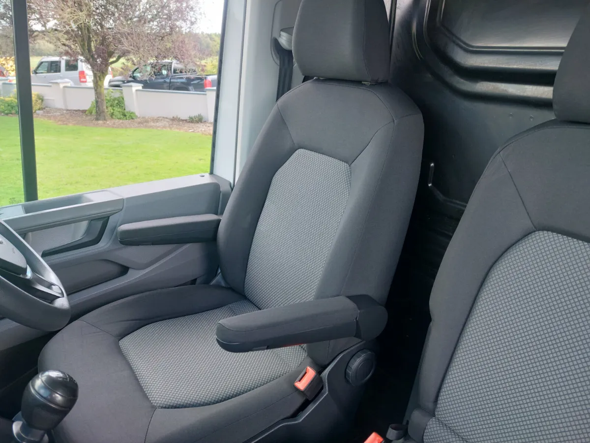 VW CRAFTER 2022' 119K KLMS 🔥 MASSIVE SPEC 🔥 - Image 4