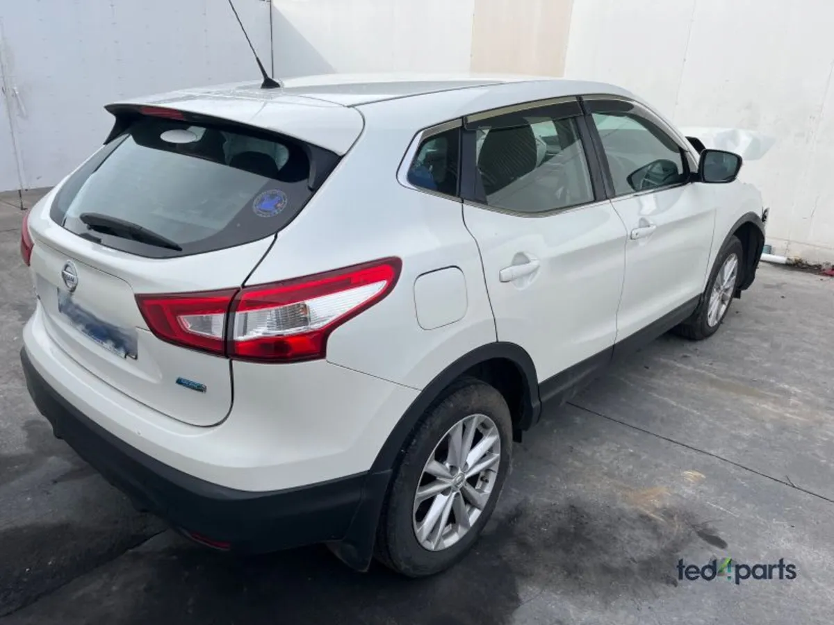 2015 Nissan Qashqai  For Breaking - Image 2