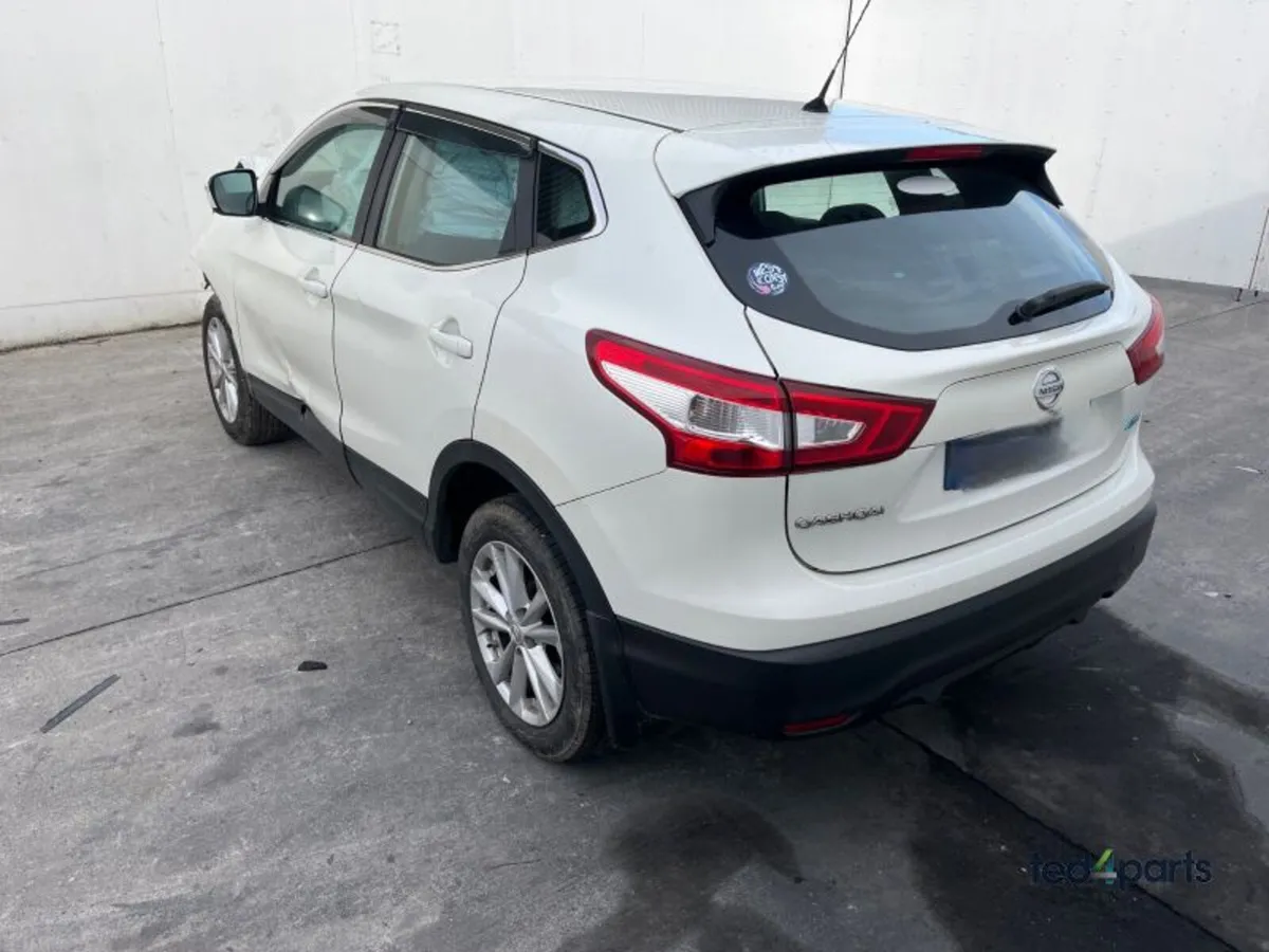 2015 Nissan Qashqai  For Breaking - Image 4