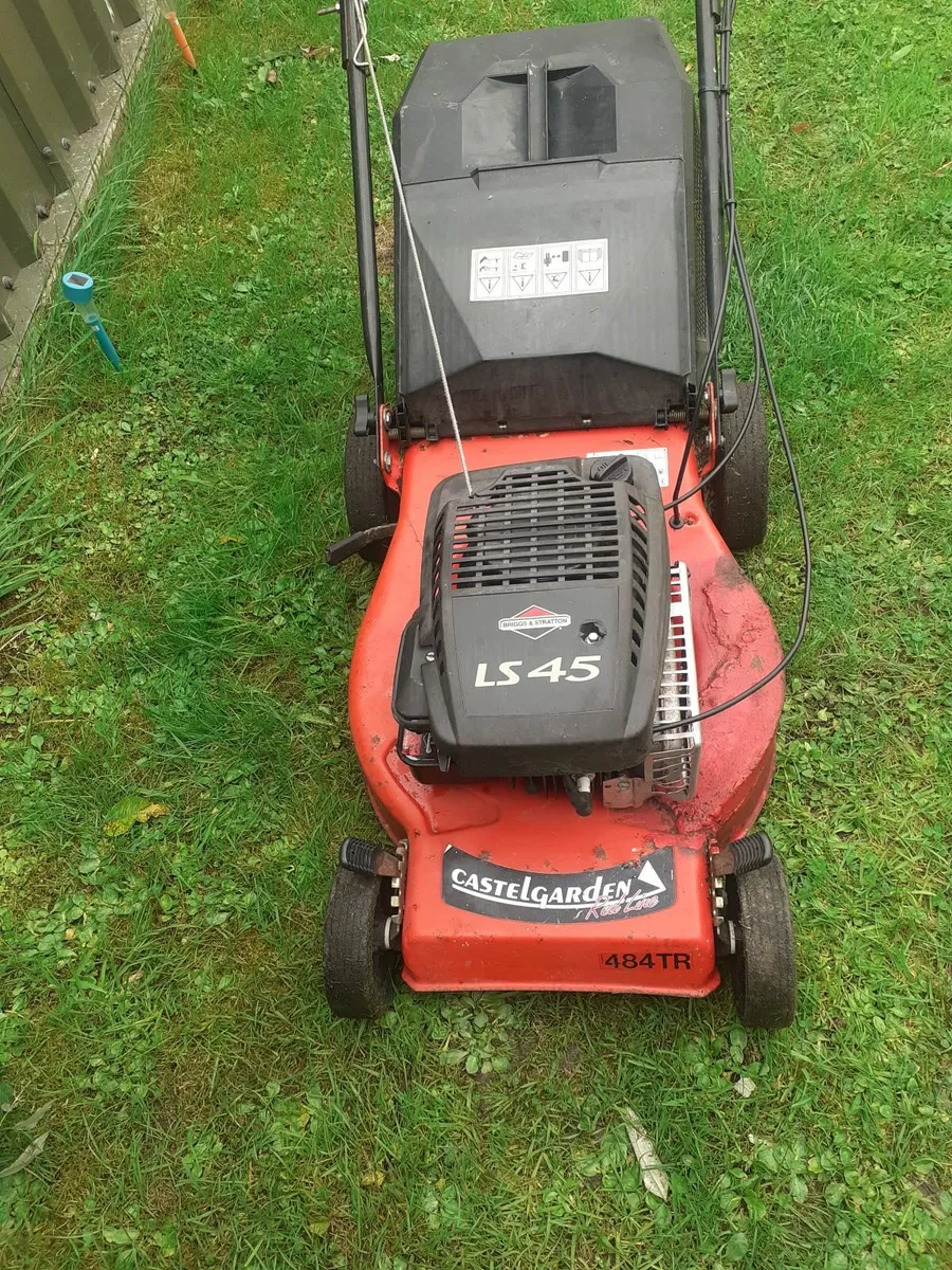 Castlegarden  lawnmower - Image 1