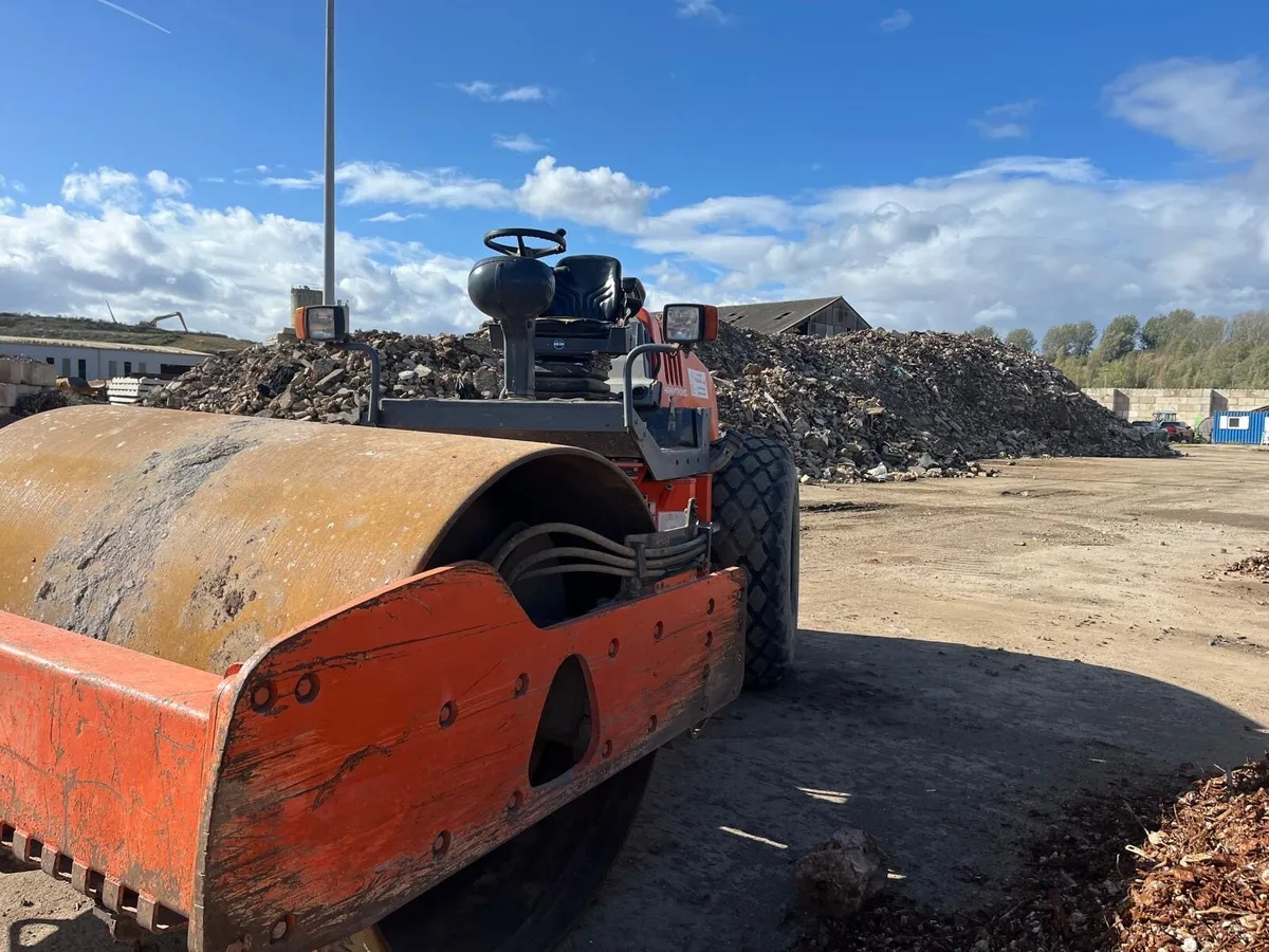 Excavators CAT Hitachi Rollers Hamm for Export - Image 3