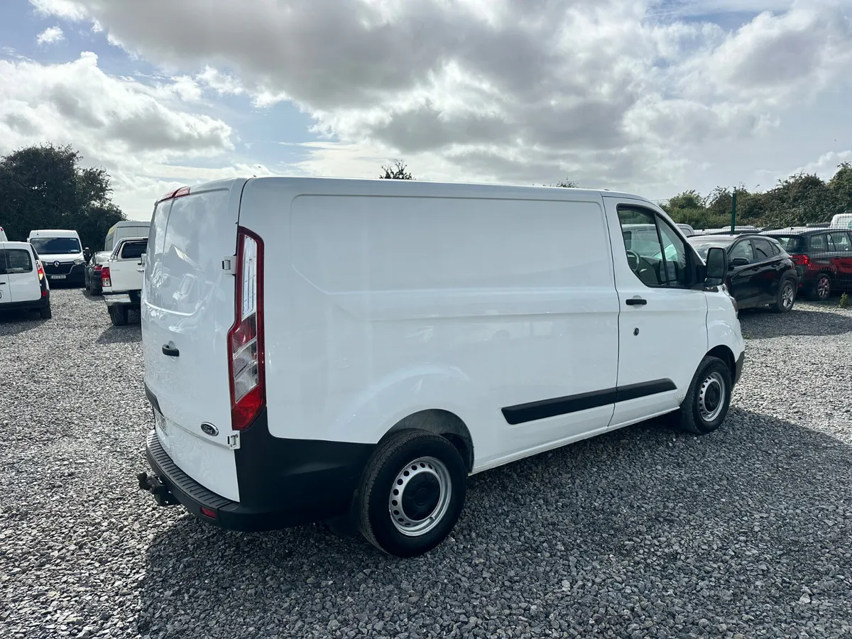 Ford Transit Custom 2022 Low Mileage - Image 4
