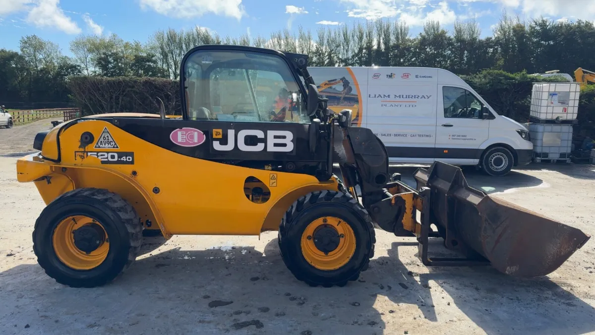 2019 JCB 520/40 - Image 1