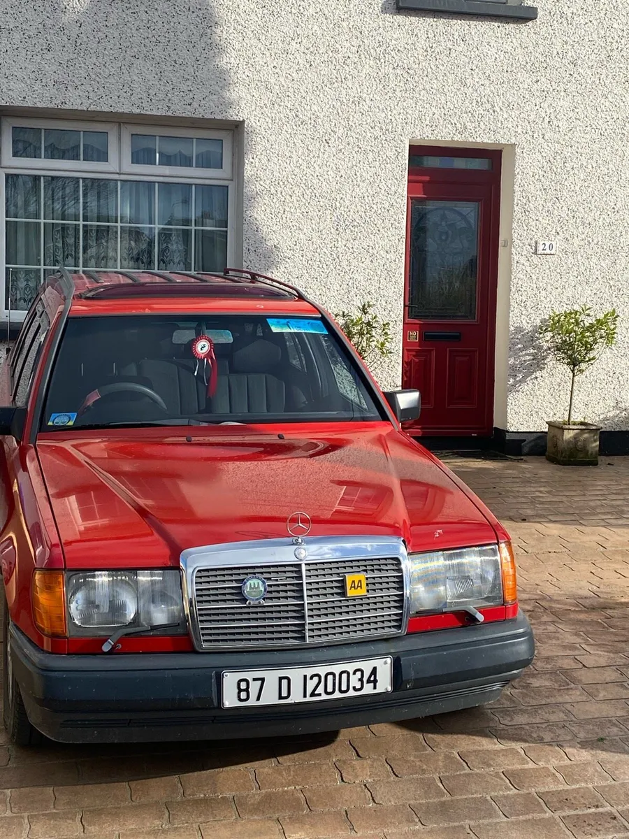 Mercedes Benz  1987 E200 - Image 1