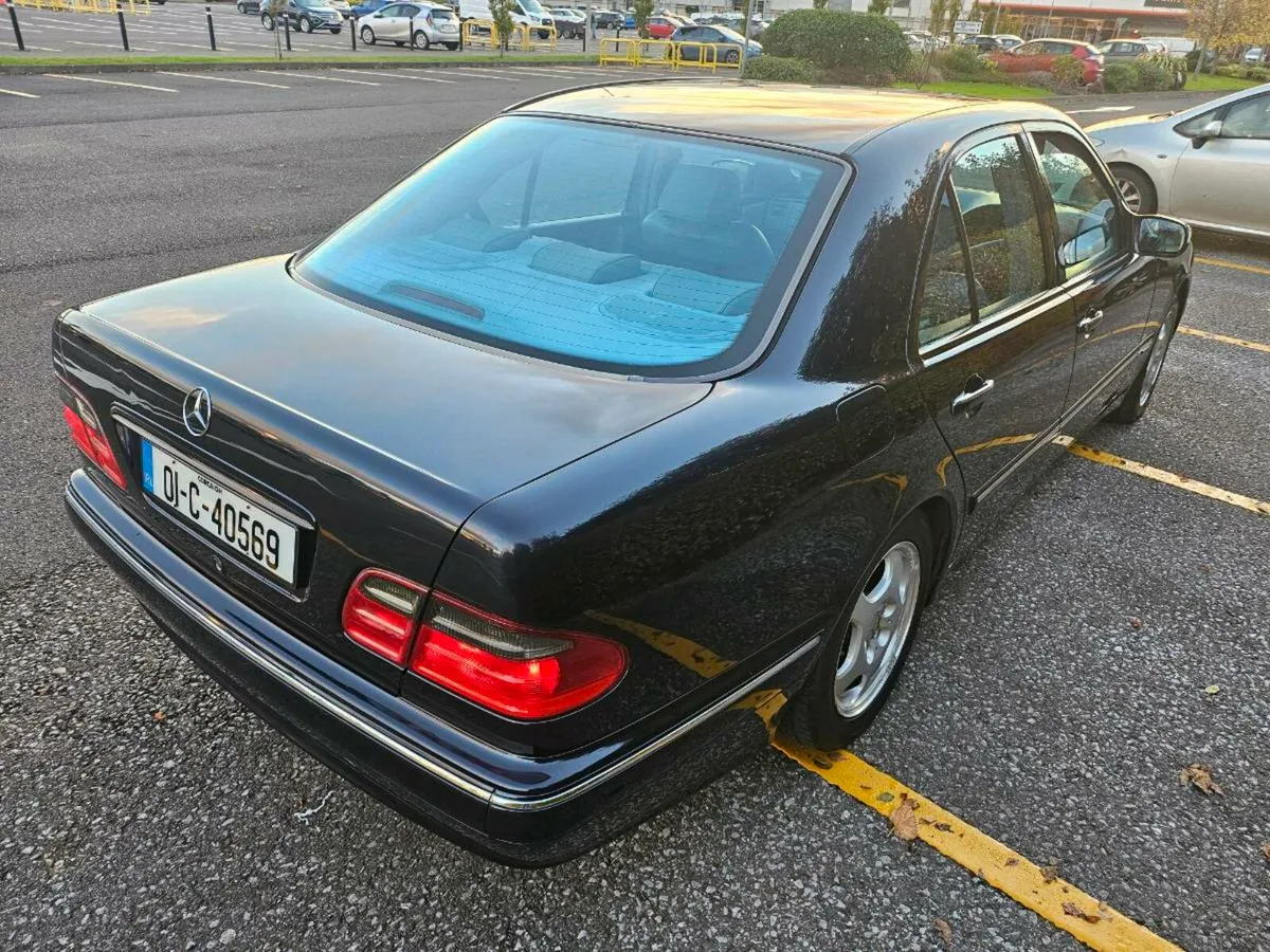 Mercedes Benz E240 Avantguard - Image 2