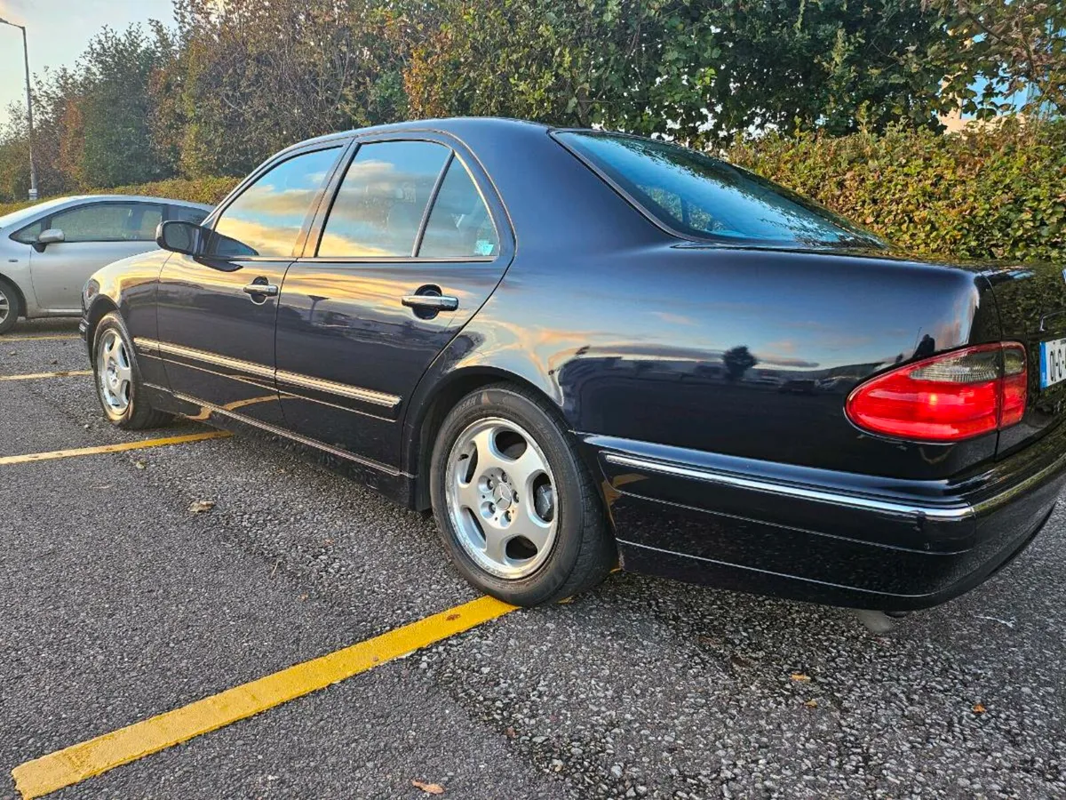 Mercedes Benz E240 Avantguard - Image 1