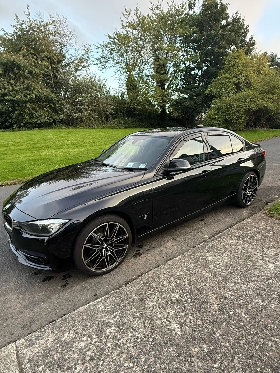 BMW 330 F30E Sport - Image 1
