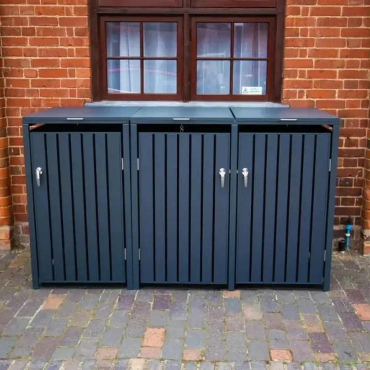 Premium Metal Wheelie Bin Shelter – 3 Bay – Grey - Image 1