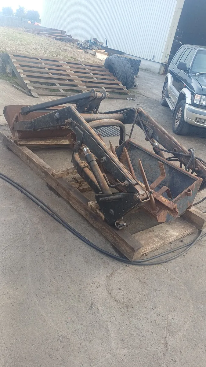 Quicke 2300 Frontloader - Image 1