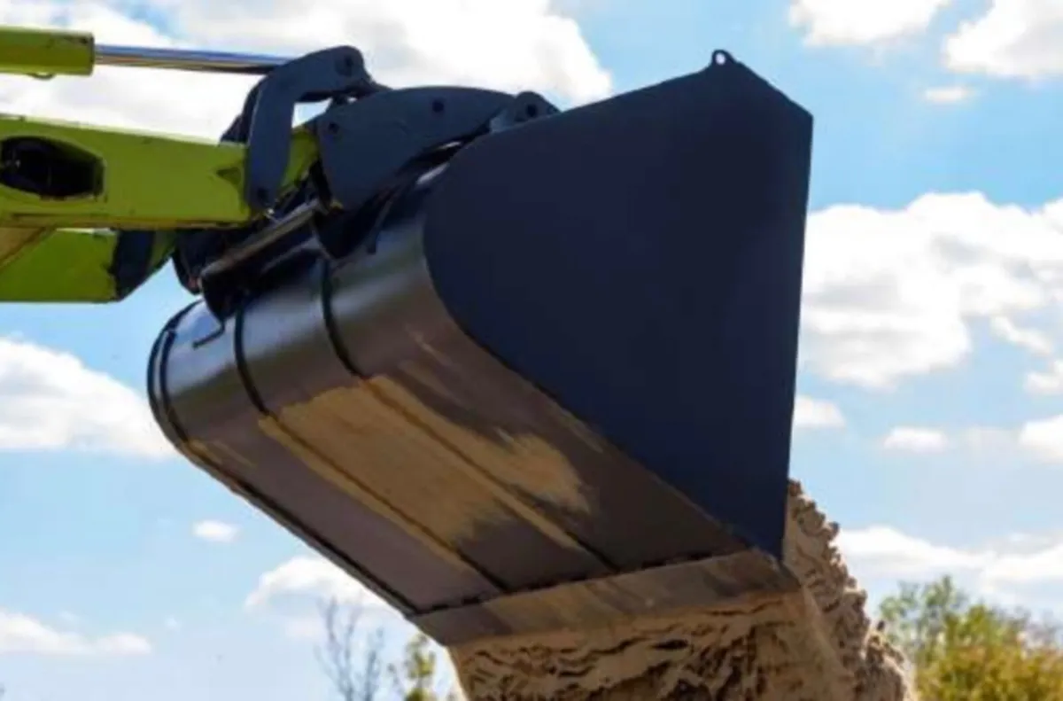 6 foot heavy duty cylinder bucket euro head. - Image 1