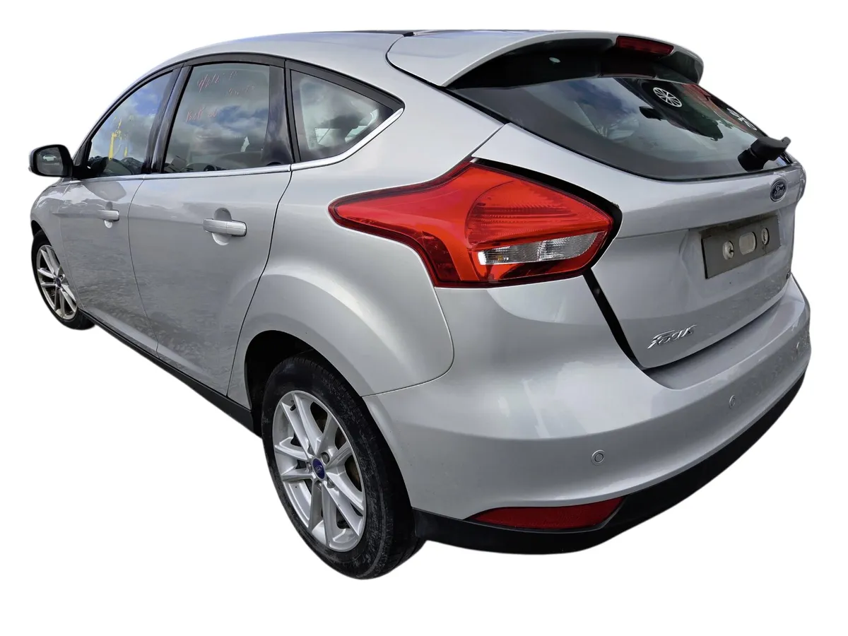 2015 FORD FOCUS For Breaking/Dismantling - Image 4
