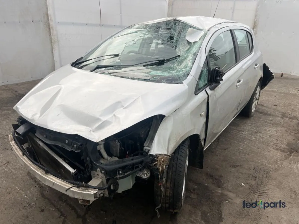 2016 (14-23) Opel Corsa For Breaking - Image 3