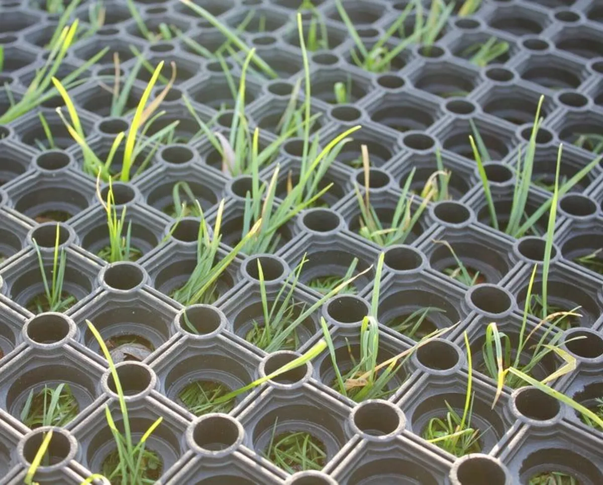 Rubber Grass Matting 23mm - Image 3