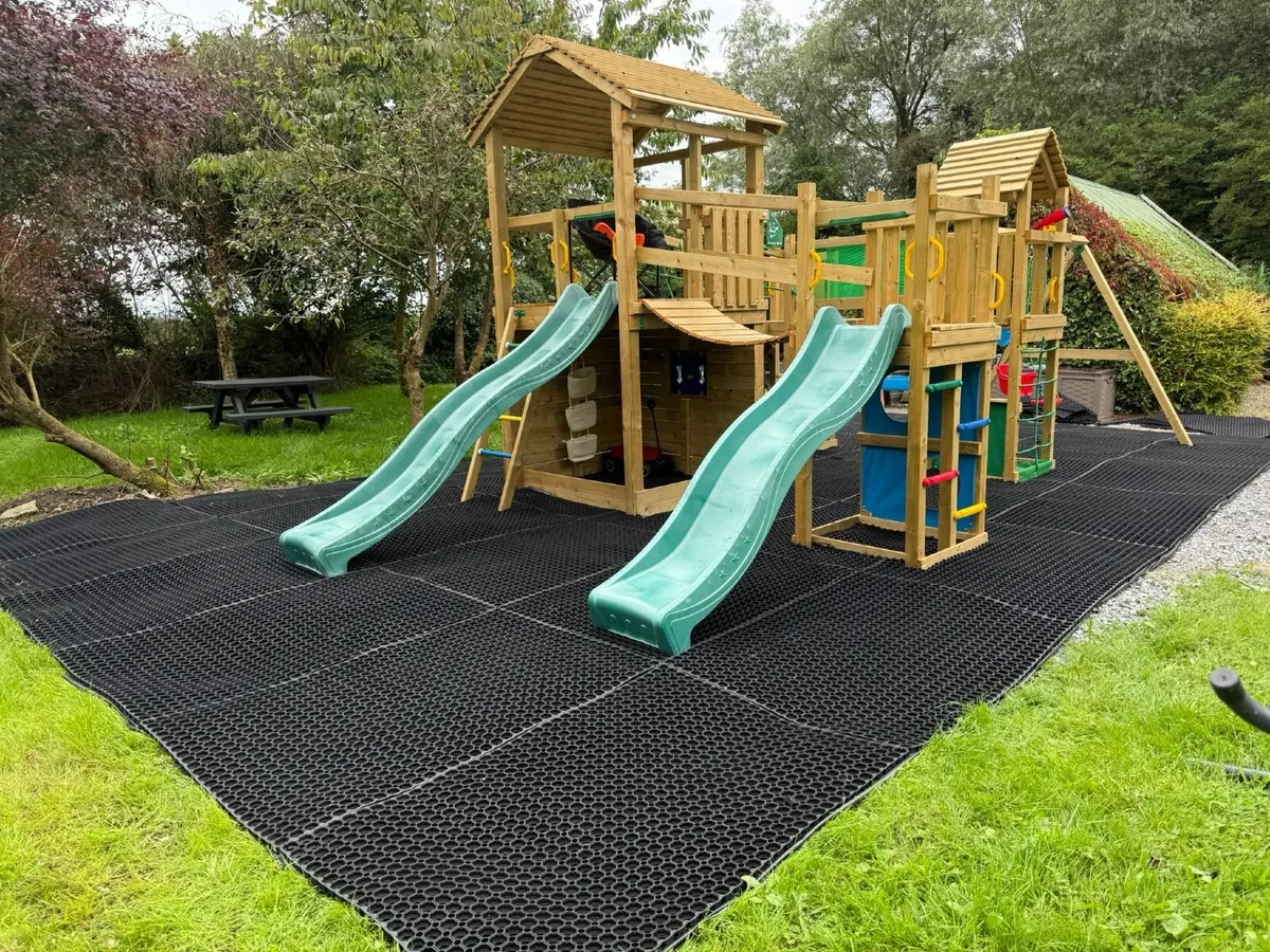 Rubber Grass Matting 23mm - Image 1