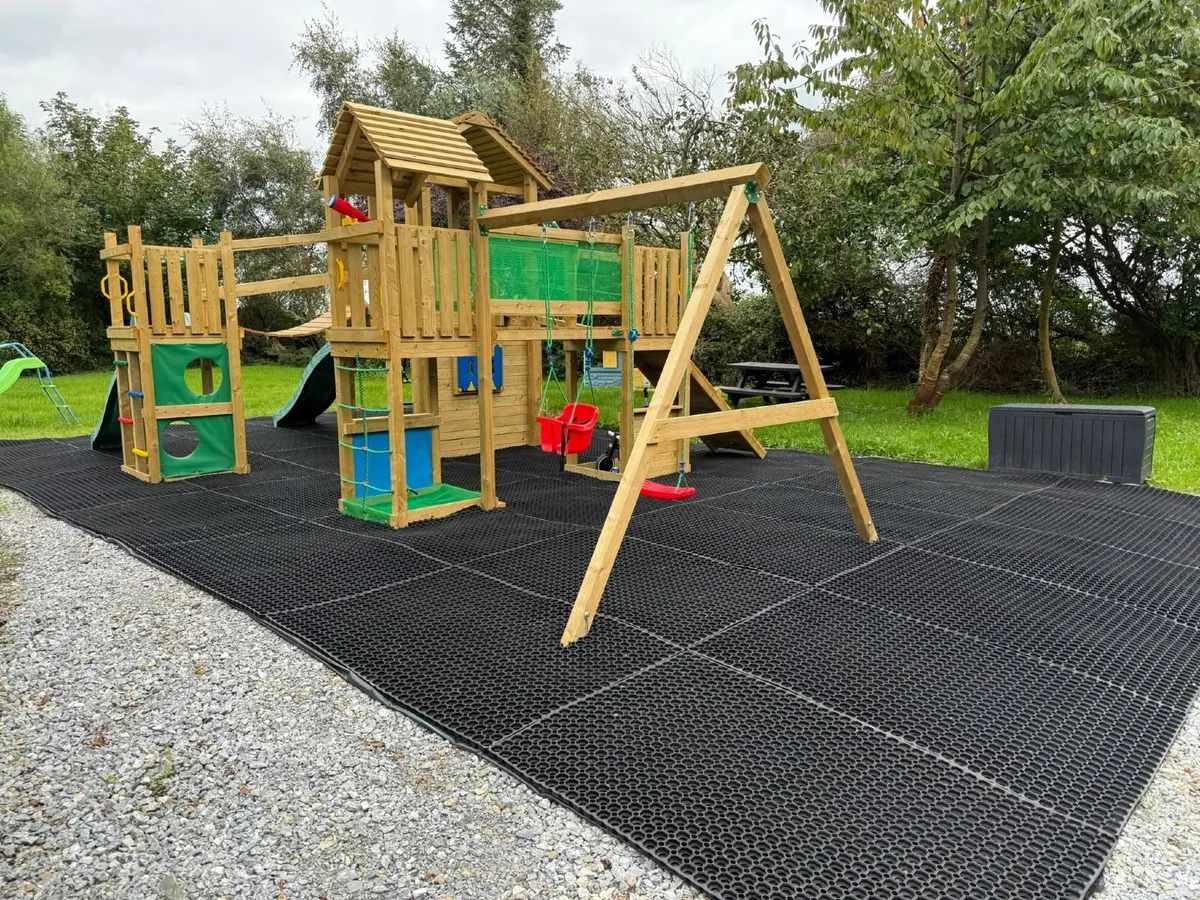 Rubber Grass Matting 23mm - Image 4