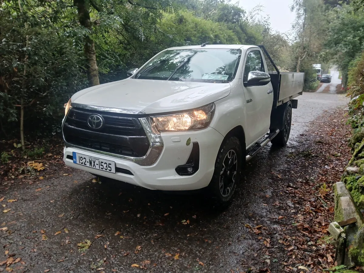 Toyota Hilux Pick Up 2019 - Image 2