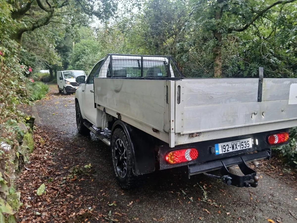 Toyota Hilux Pick Up 2019 - Image 4