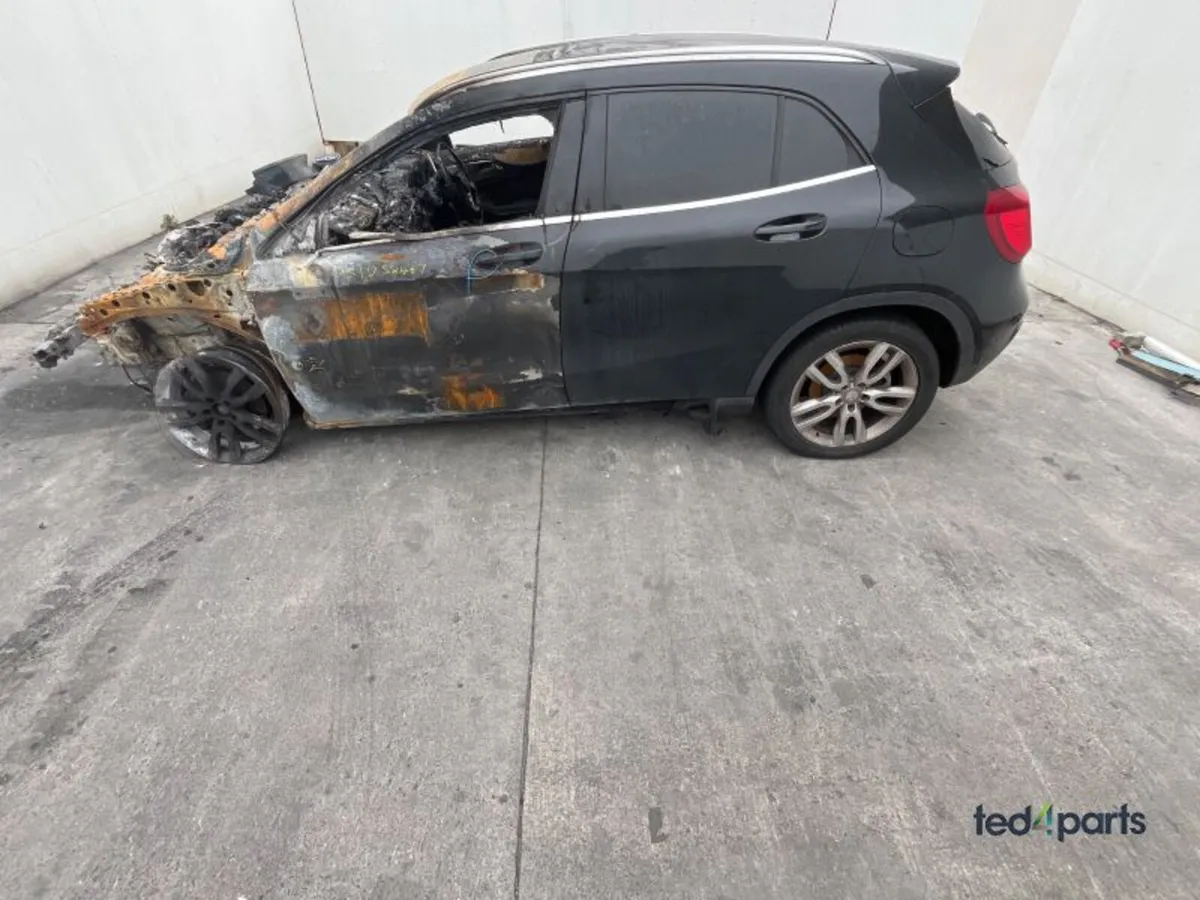 2015 (15-23) Mercedes GLA- Class For Breaking - Image 3