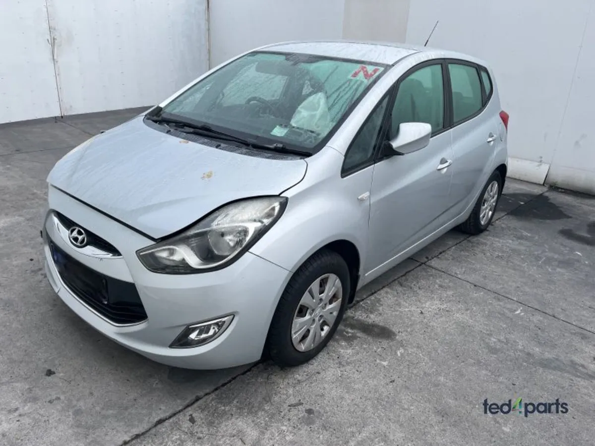 2011 (10-19) Hyundai IX20 For Breaking - Image 3