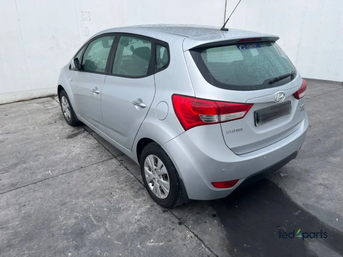 2011 (10-19) Hyundai IX20 For Breaking - Image 4