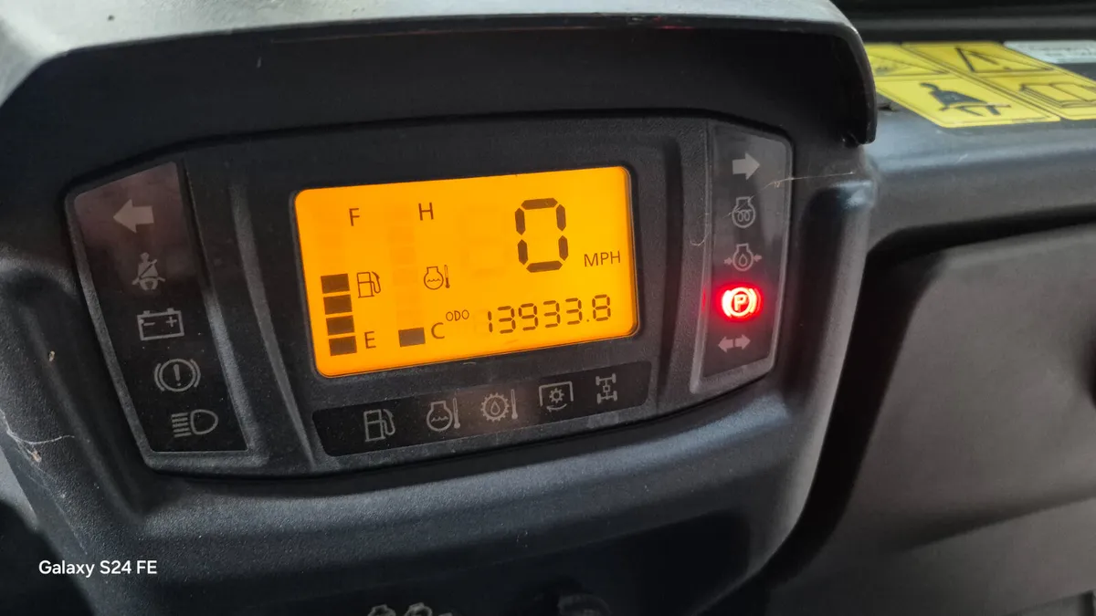 Kubota RTV 900 - Image 2