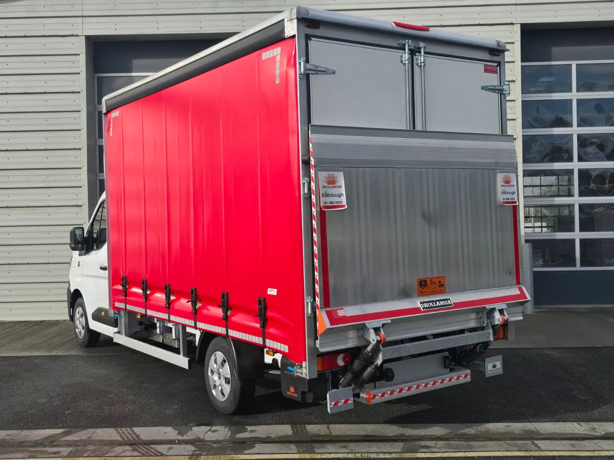 Renault Master Red Edition Curtain Side - Image 3