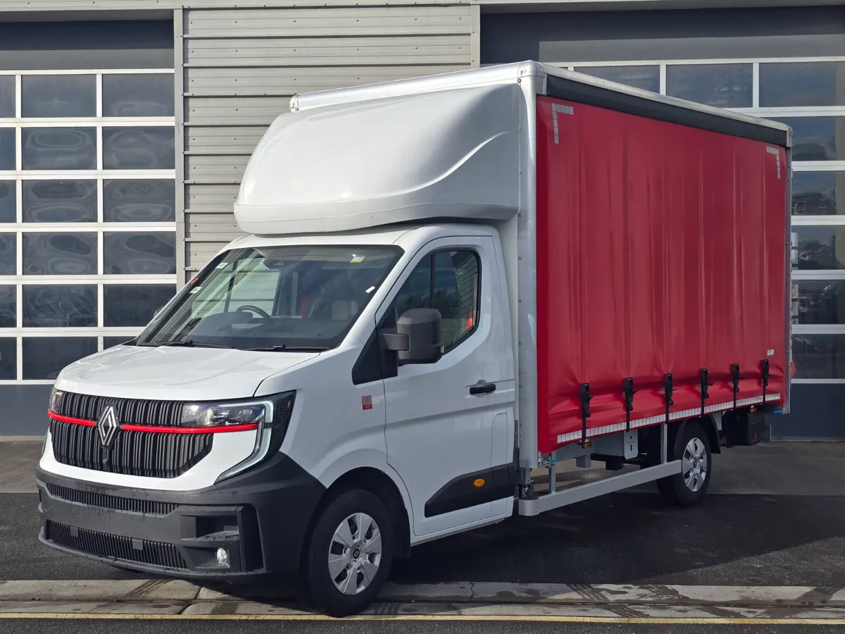 Renault Master Red Edition Curtain Side - Image 2