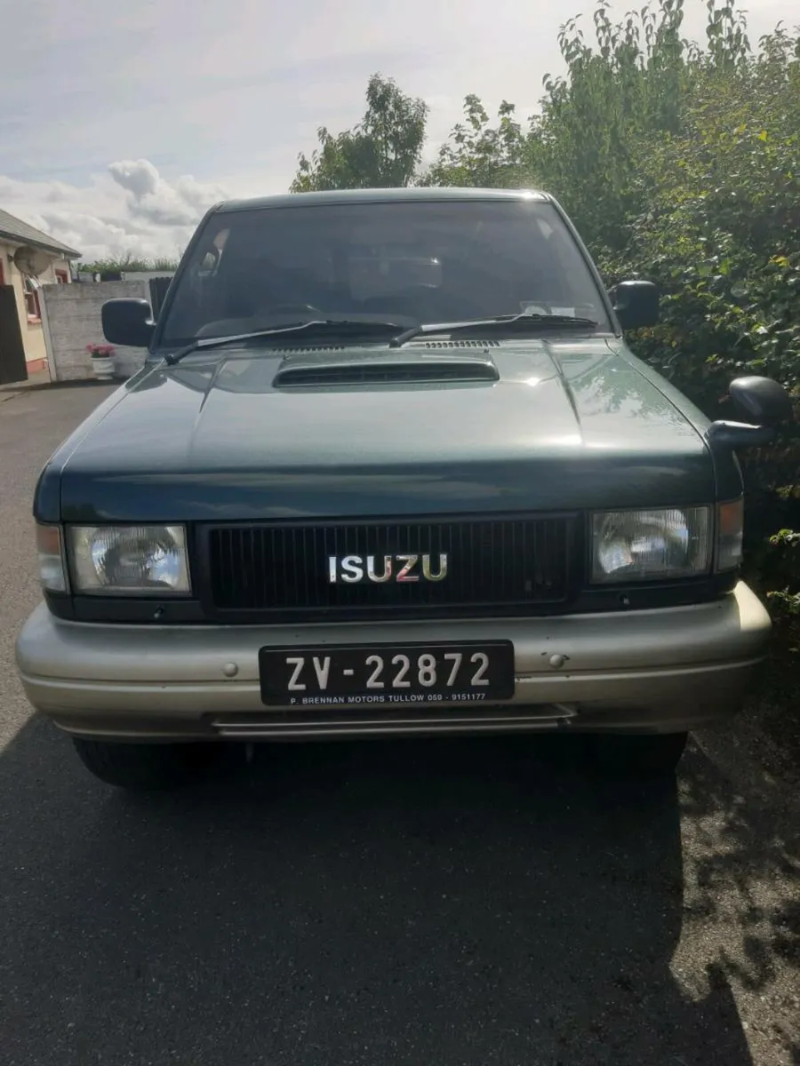 Isuzu Trooper - Image 1