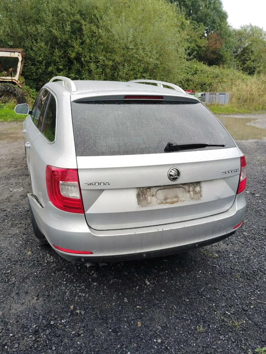 Breaking Skoda superb 2014 1.6tdi cay - Image 2